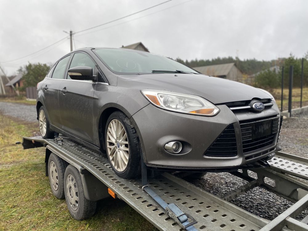 Кришка багажника Ford Focus mk3 11-18 сідан хетч ляда