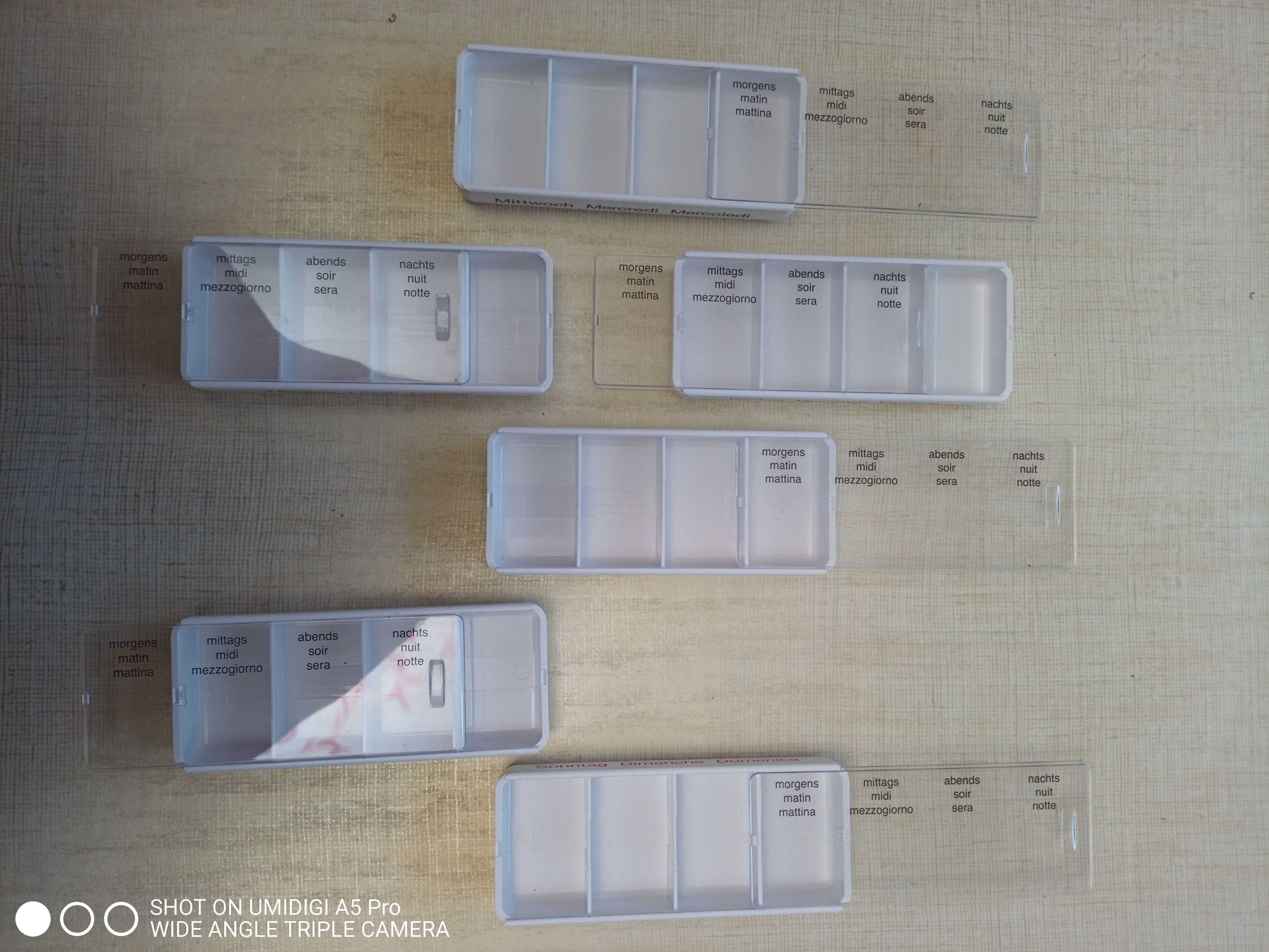 Зручні органайзери коробочки-таблетниці на коден день (4 прийоми)