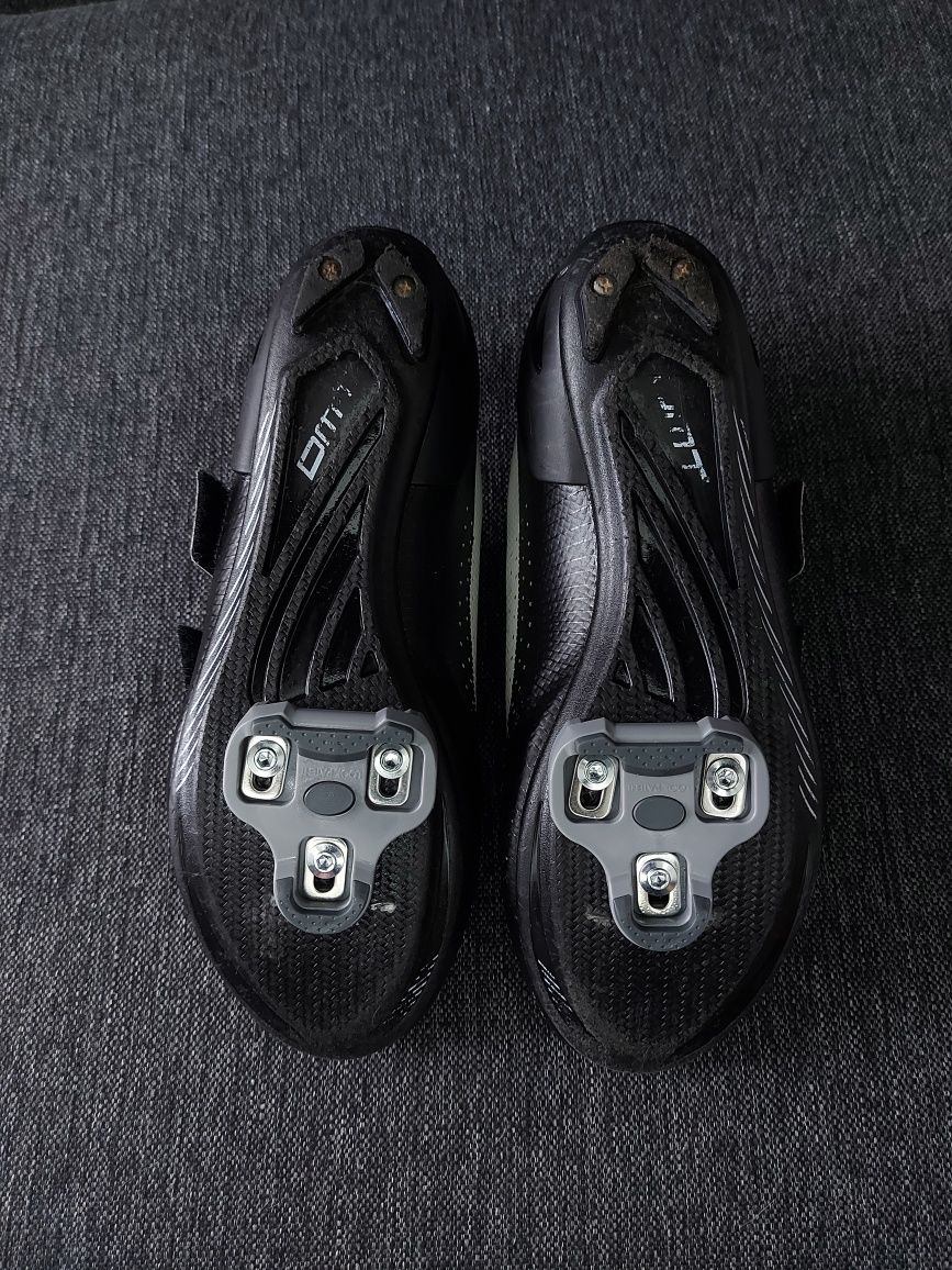 Sapatos de encaixe