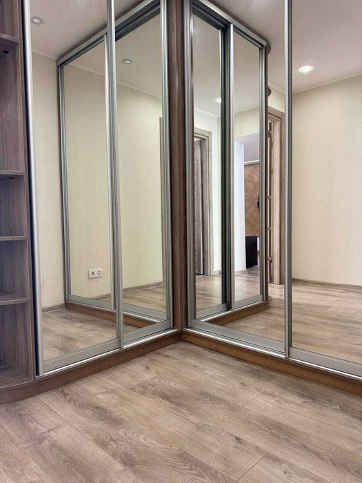 Продам 3к квартиру с ремонтом и мебелью/Титова /Чечеловский