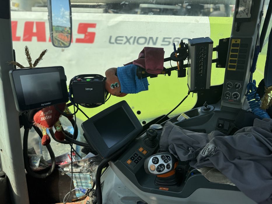 Трактор Claas Axion 940