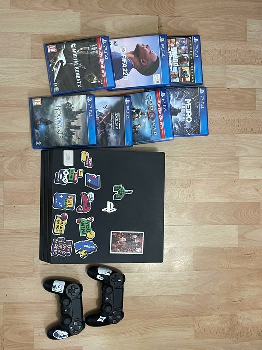 PS 4 pro та 7 ігор