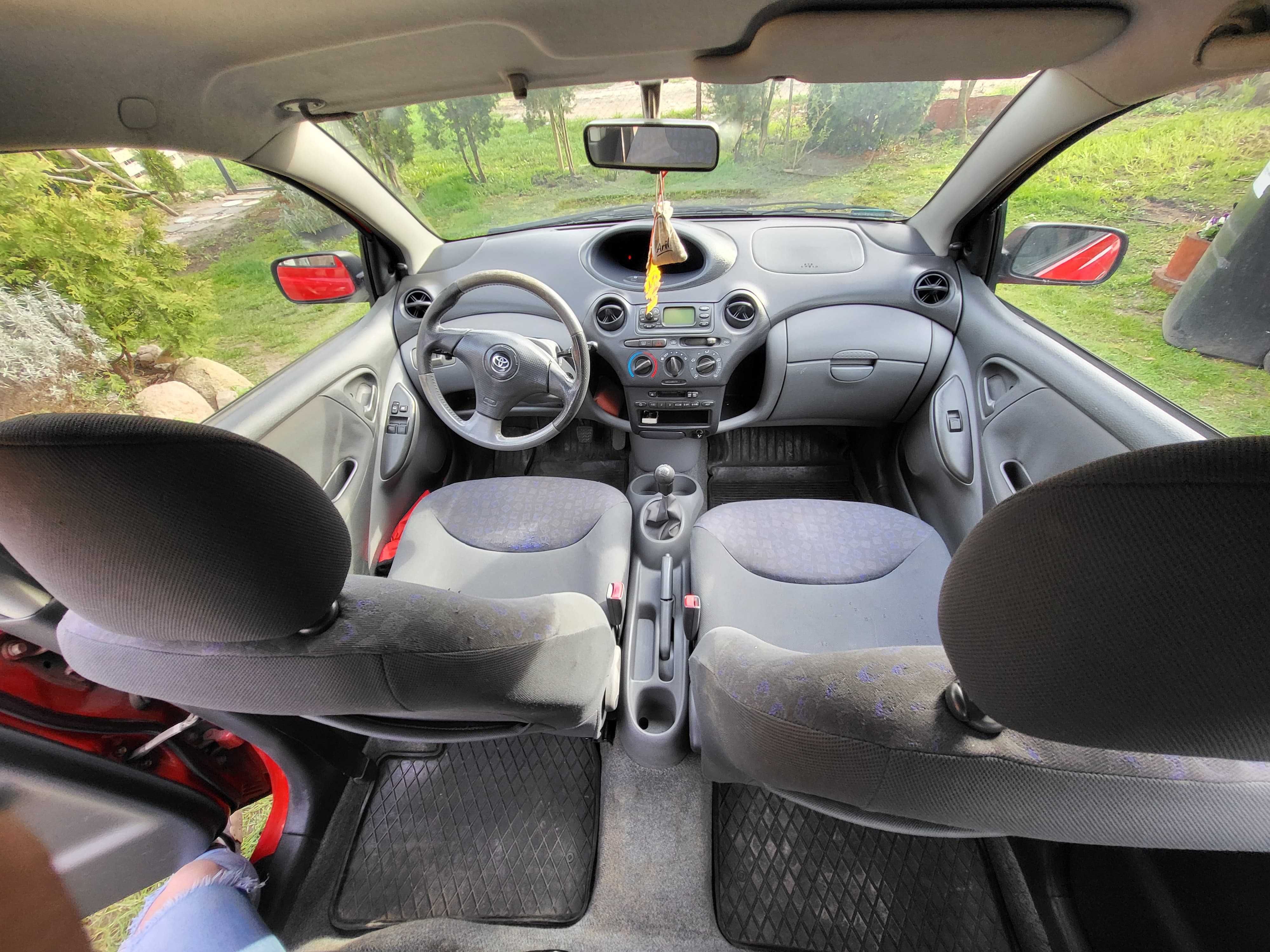 Toyota Yaris 1.0 benzyna 2002r 2 wlasciciel 2kpl. Kól alufelgi