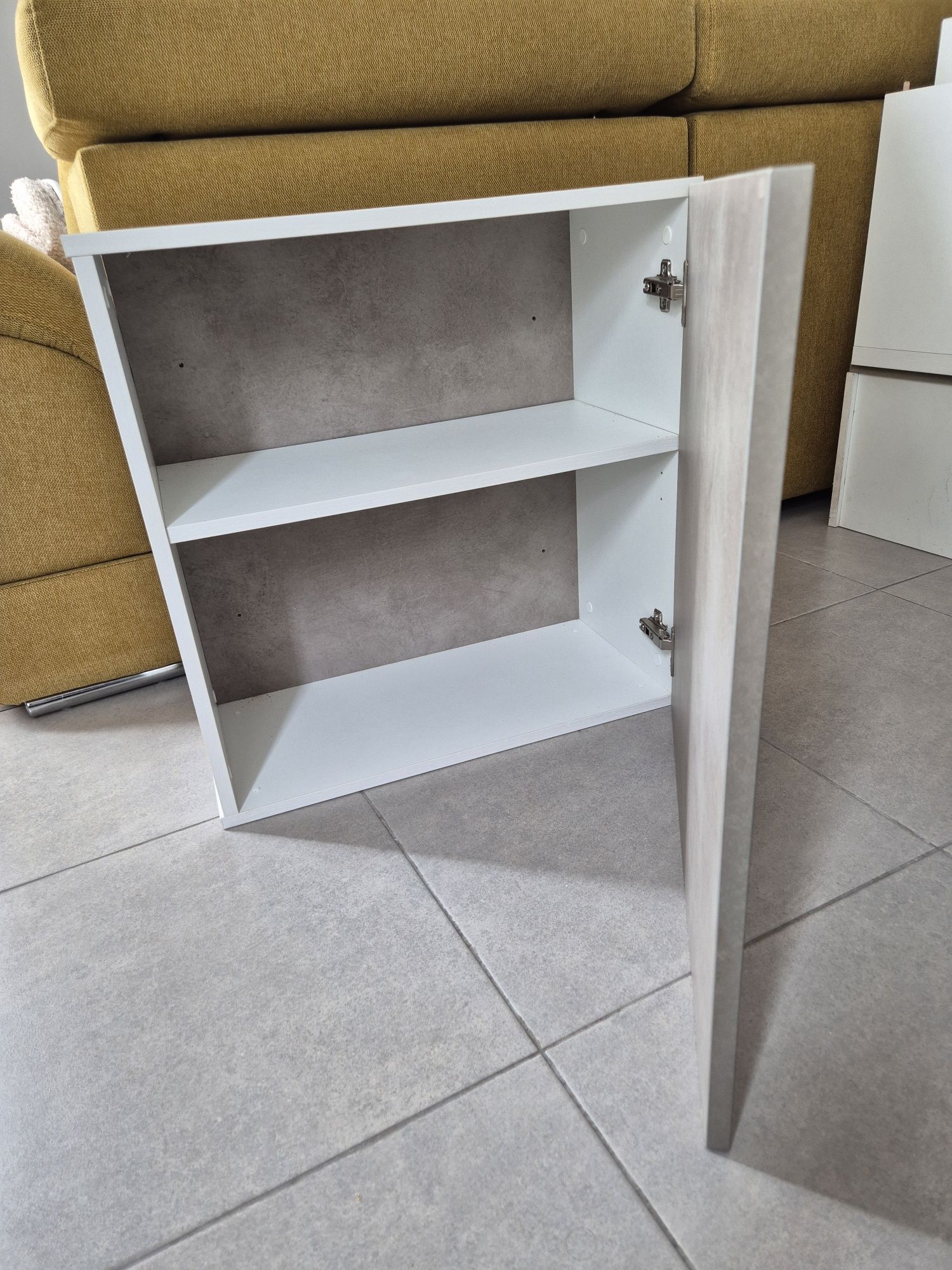 Móvel de sala com 3 módulos e moldura