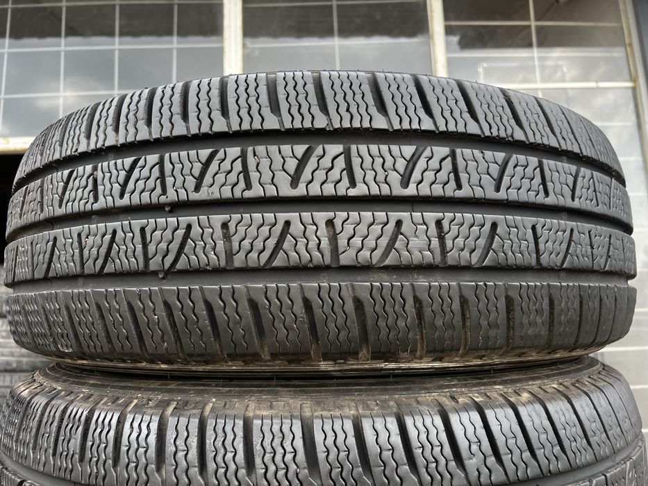 Шини 235/65/16с Pirelli 22 рік; Комплект Зима; Резина R16 цешка склад