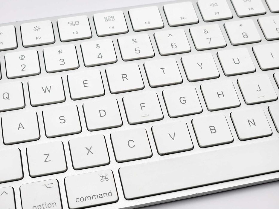 Apple Magic Keyboard (1888)