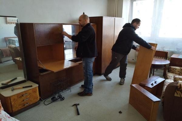 Opróżnianie mieszkań - wywóz mebli i gratów Tanio i Sprawnie!