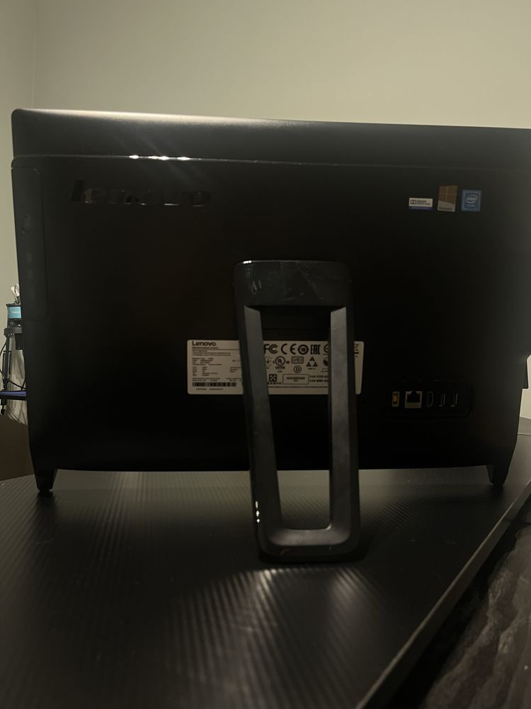 Komputer Lenovo C20-00 19,5 SSD 256gb AiO
