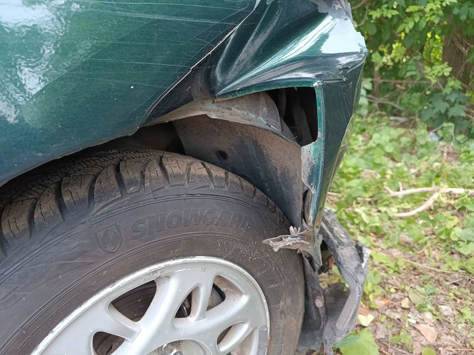 Продам KIA Clarus на запчастини