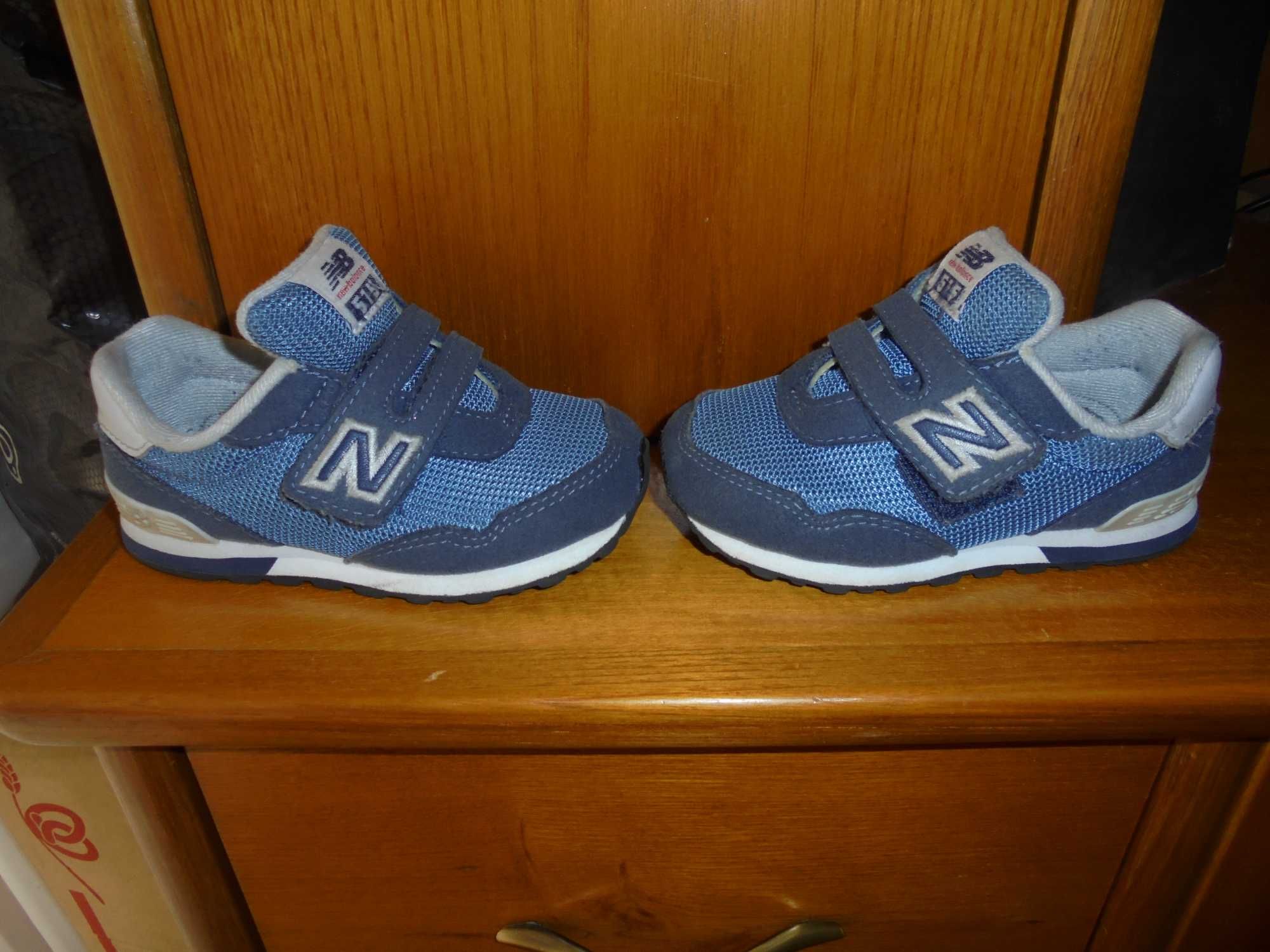 ténis de menina da marca NEW BALANCE