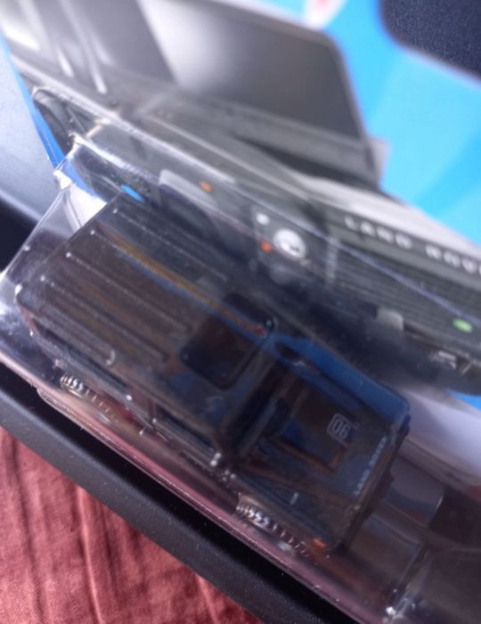 Conjunto 2 - land rover defender 90 hot wheels