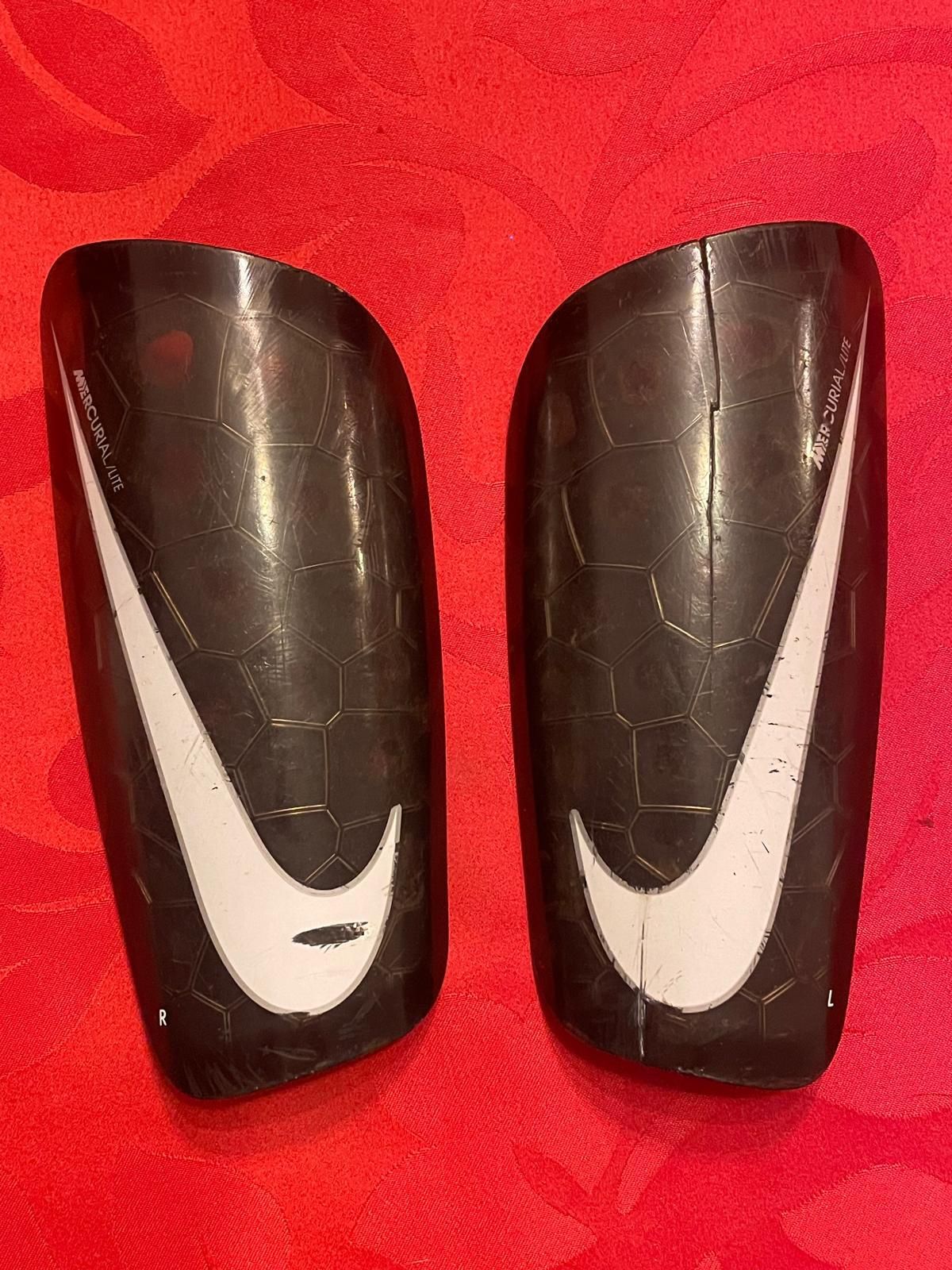 Caneleiras Nike Mercurial Lite