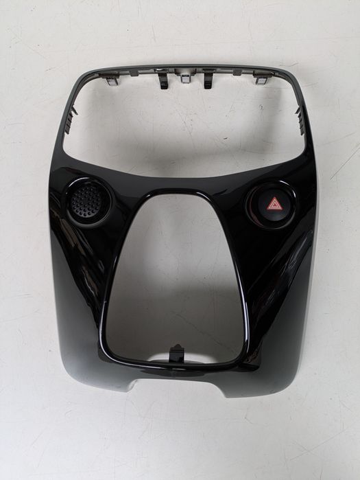 Ramka konsoli Citroen C1 II Toyota Aygo Peugeot 108 panel środkowy