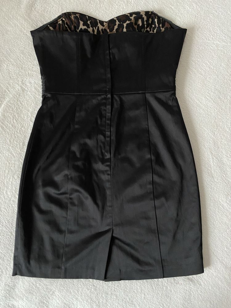 Okazja! Czarna elegancka i stylowa sukienka Guess 36/38