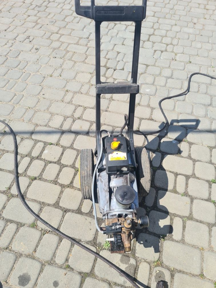 Продам мийка високого тиску KARCHER 890