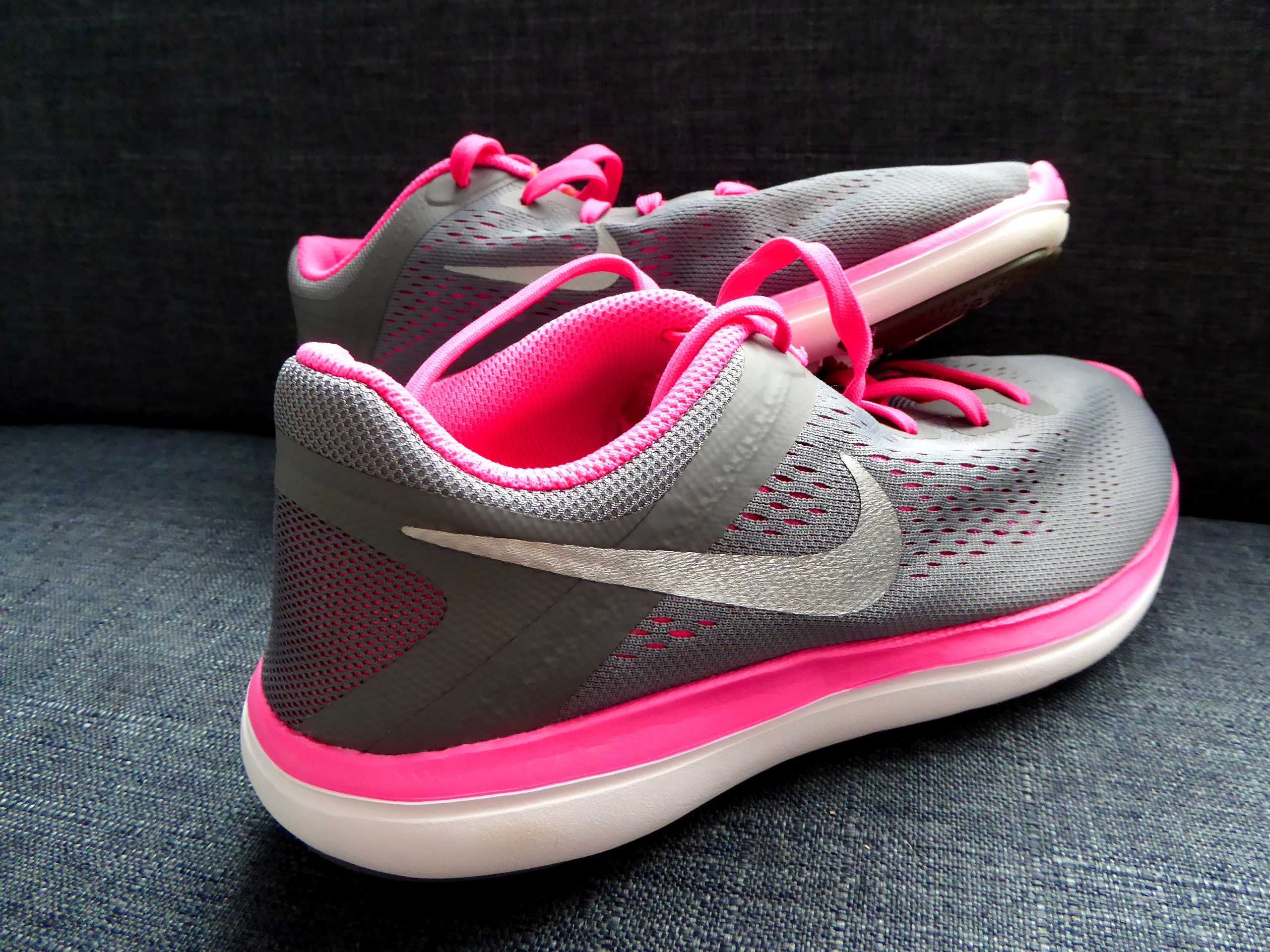 Buty sportowe NIKE FLEX RN do biegania na fitness rozmiar 38 damskie