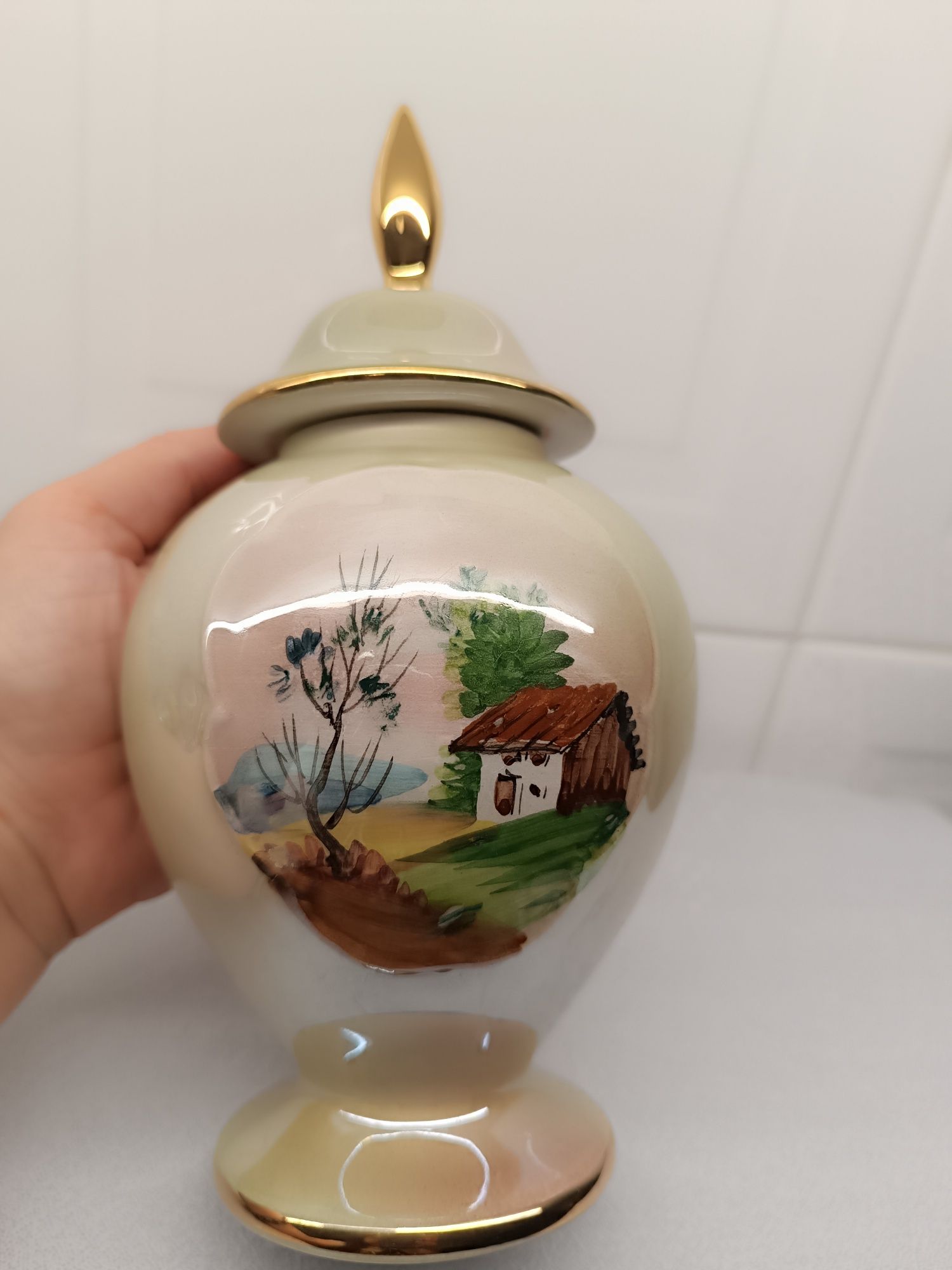 Pote Porcelana Antigo. RB Alcobaça. Numerada. Nova