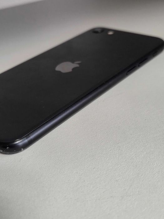 Telefon IPhone SE 2020