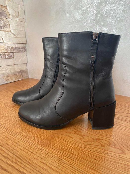 Жіночі зимові ботильони / шкіряні утеплені черевики