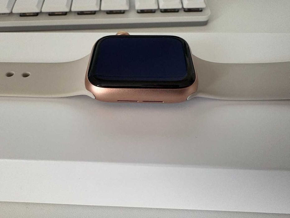 Apple Watch SE  40 mm