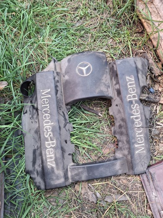 Кришка двигуна м112 2.4 2.8 3.2