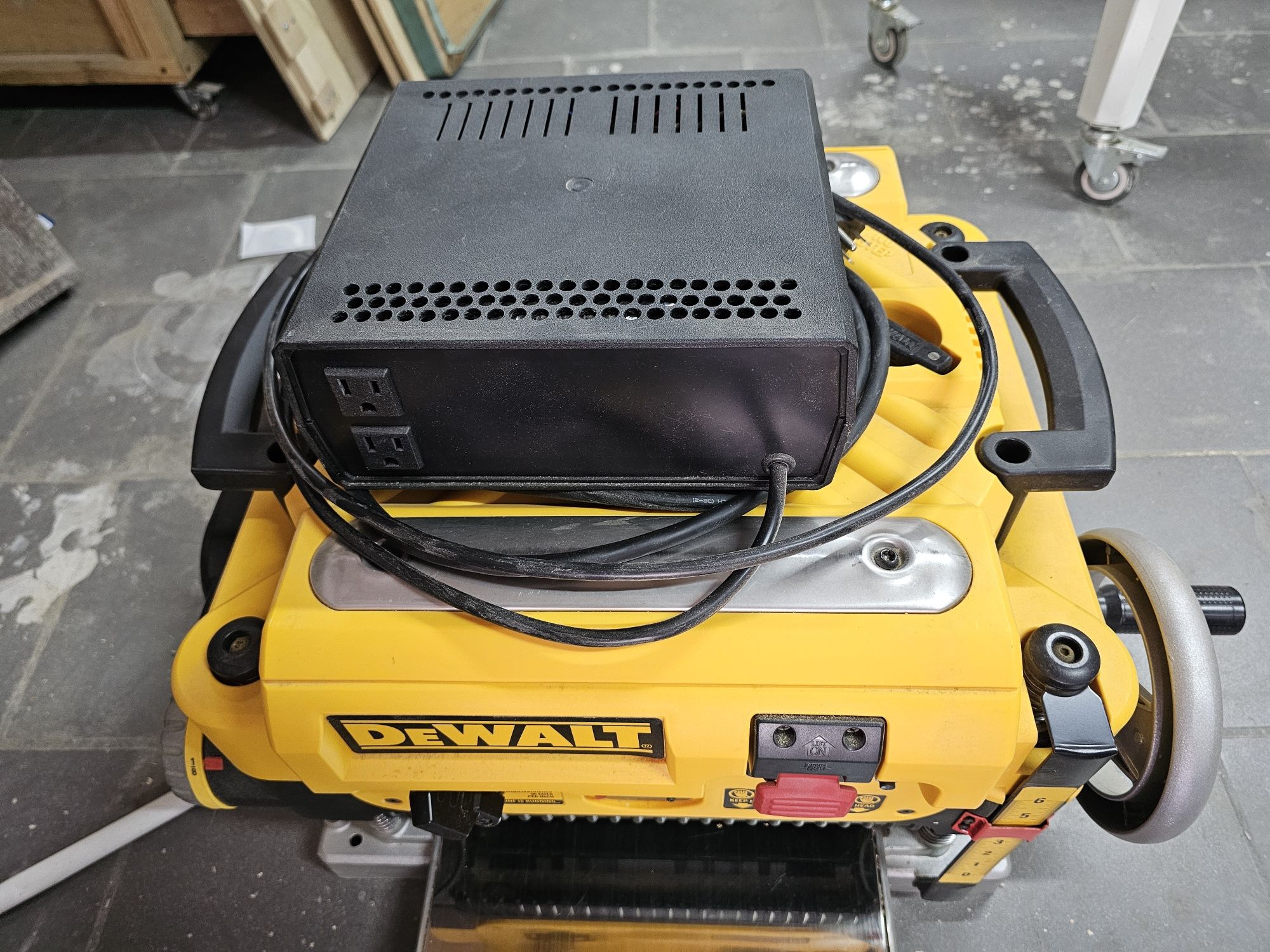 Рейсмус DeWalt DW735X