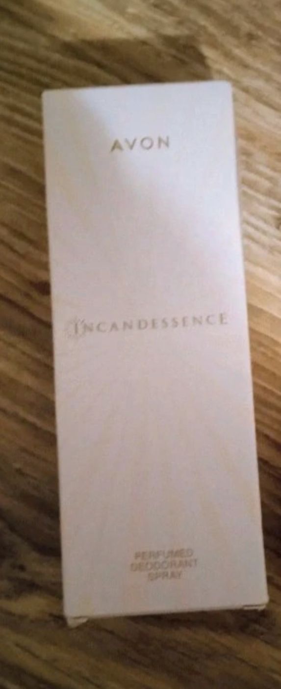 Spray perfumowany Incandessence Avon