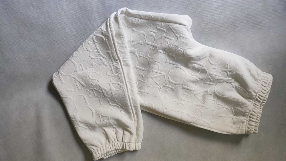 Spodnie dresowe damskie we wzory tłoczone litery plus size rozmiar XL