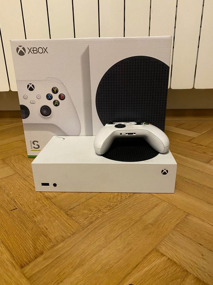 Xbox series s w dobrym stanie