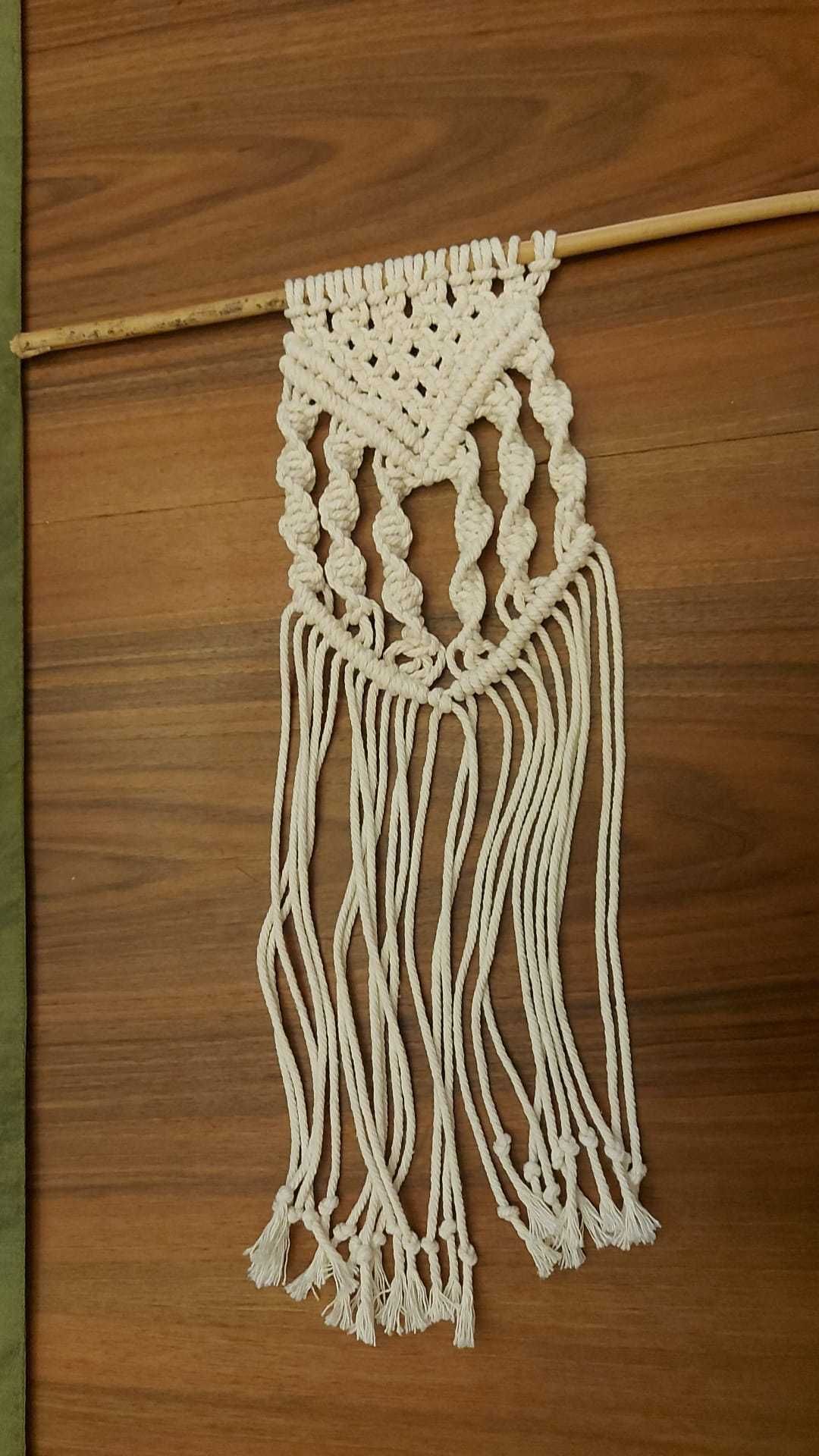 Peça decorativa em macramé