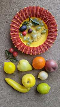 Owoce plastikowe Prl koszyczek
