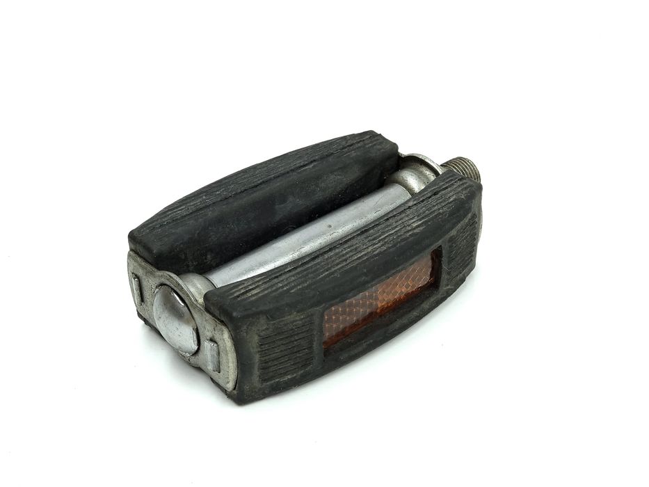 NOWY Prawy pedał ZZR Romet Flaming Czajka Sokół Flaming Universal