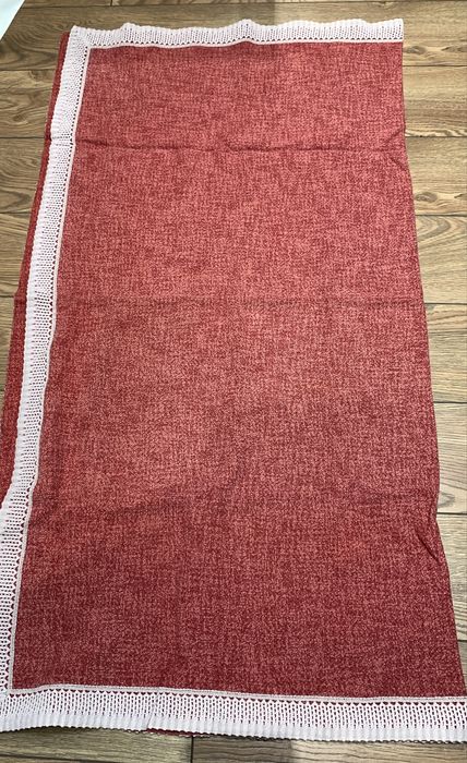 Solidny gruby obrus czerwony koronka 120x120cm