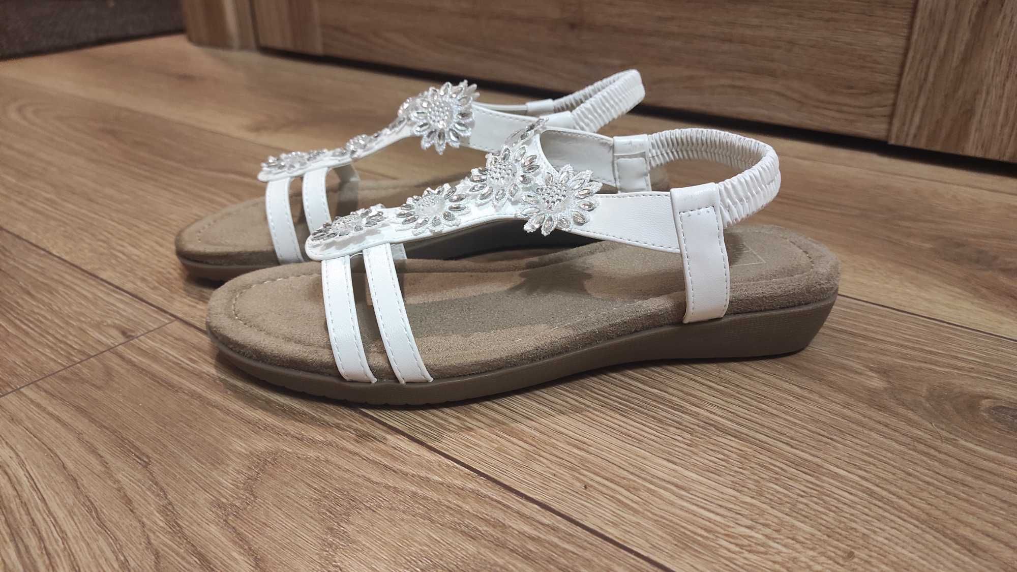 Sandały białe srebrne NOWE roz. 38 buty ślubne płaskie boho Warszawa