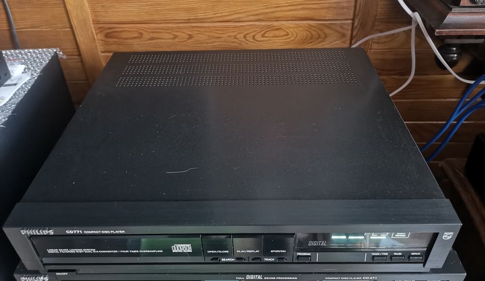 Philips CD 771..