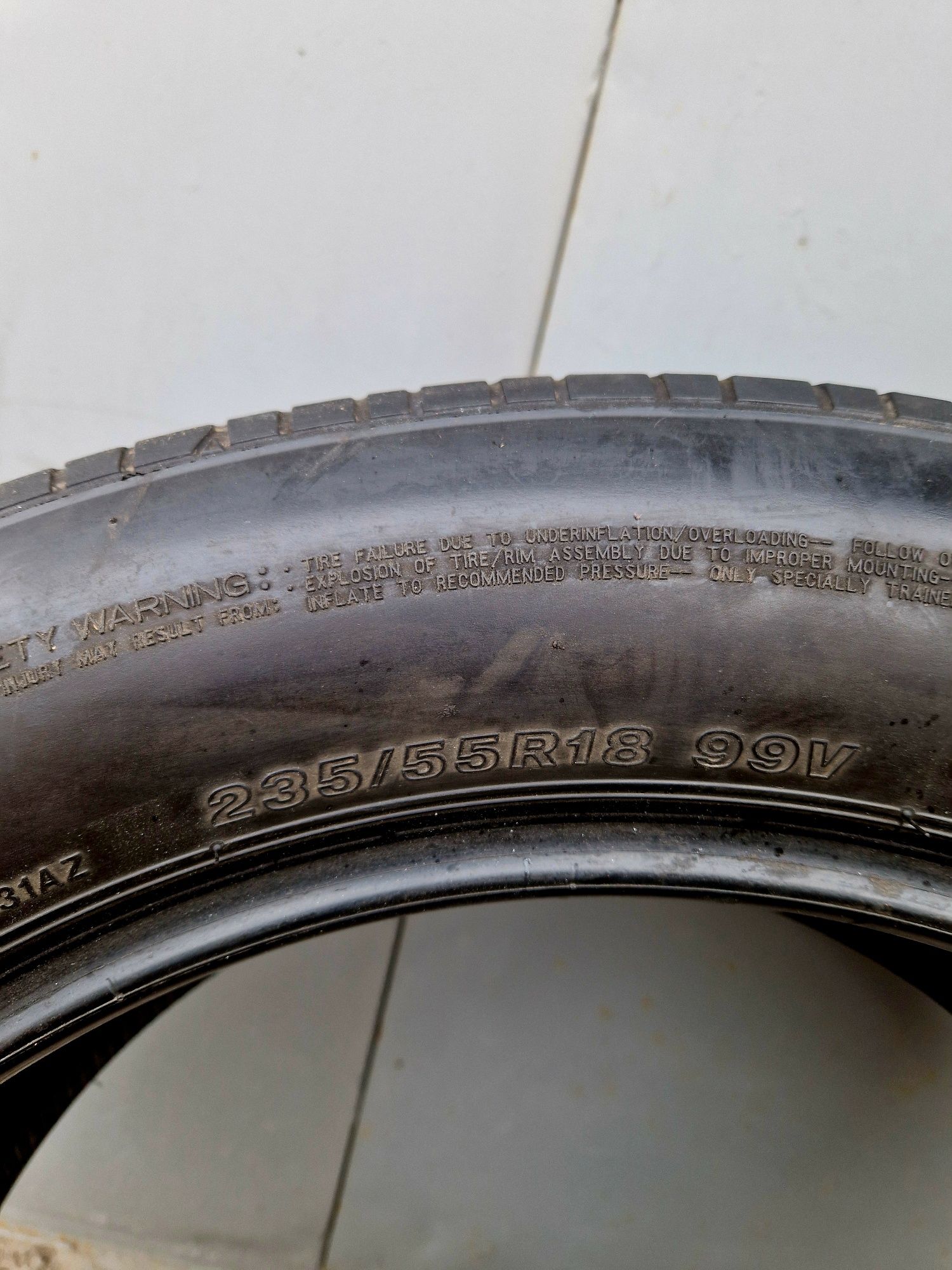 Резина Bridgestone 235/55/18 4 шт.