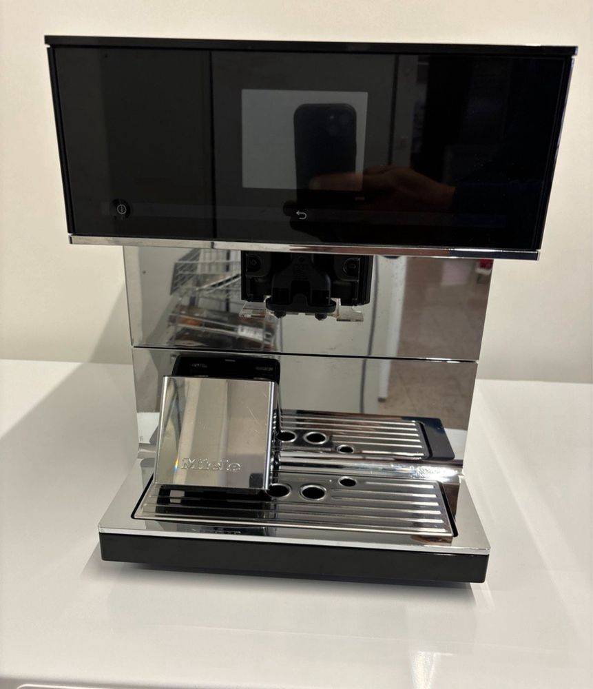 Кофемашина Miele CM 7500