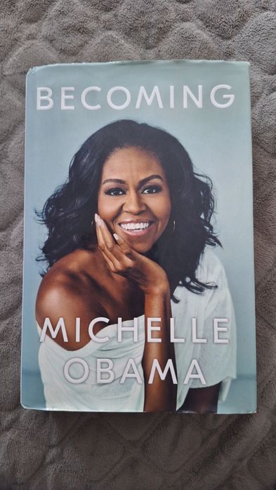 Книга Becoming Michelle Obama