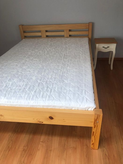 Łóżko sosnowe materac 140/200