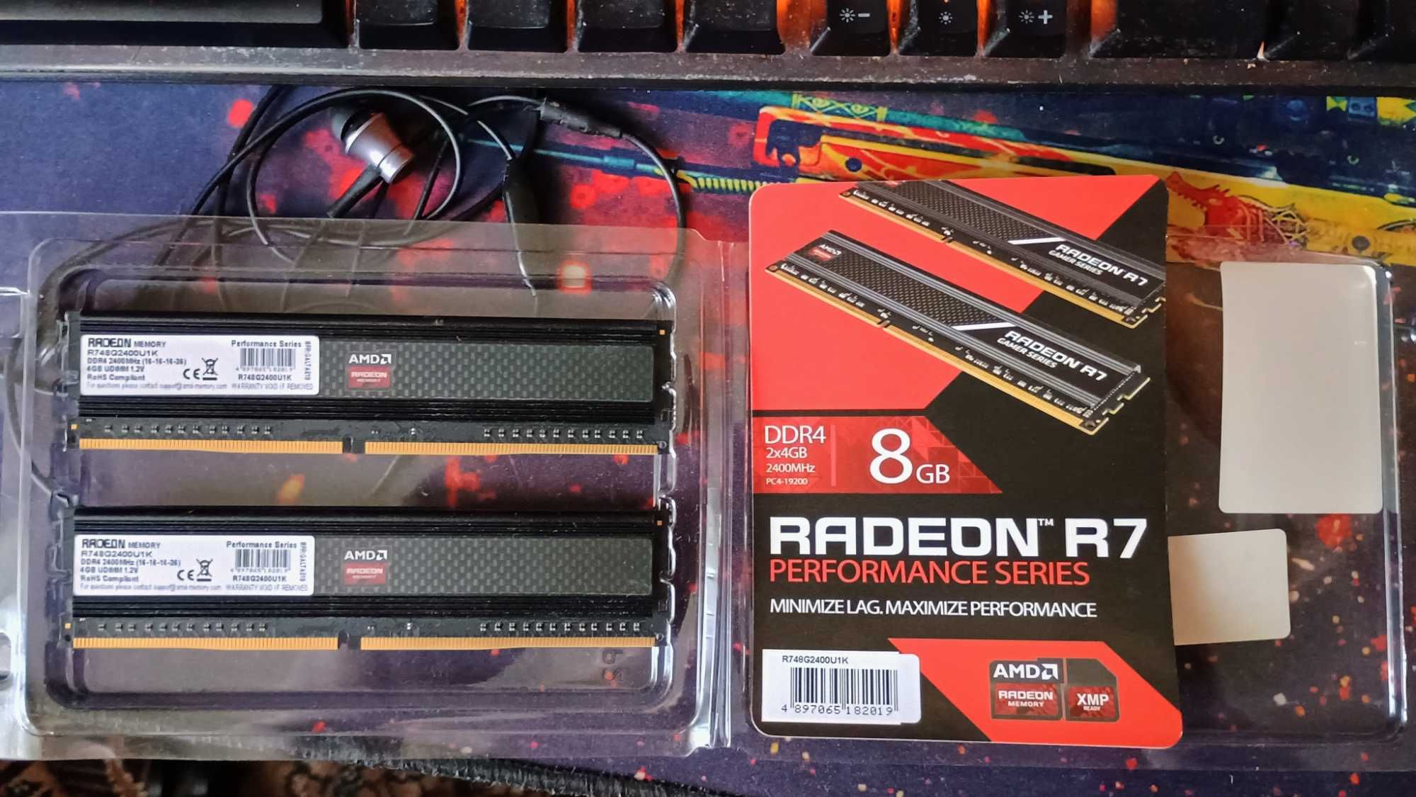 Оперативна пам'ять Radeon DDR4 2x4GB 2666
