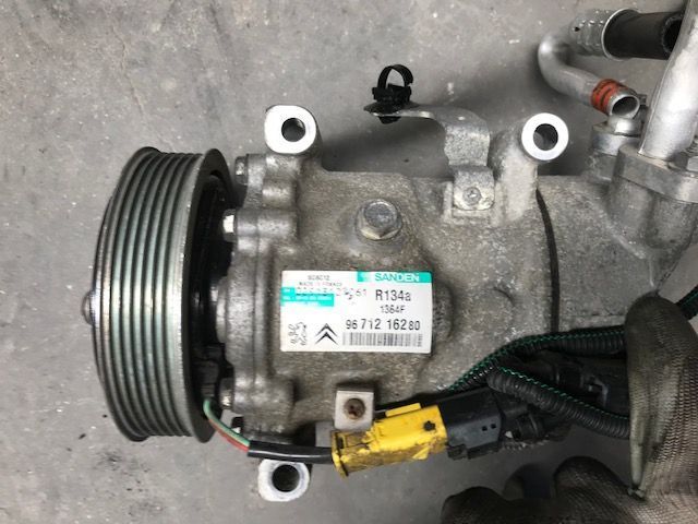 Compressor de AC Ar Condicionado Peugeot 207 308 Citroen C2 C3 1.4 1.6