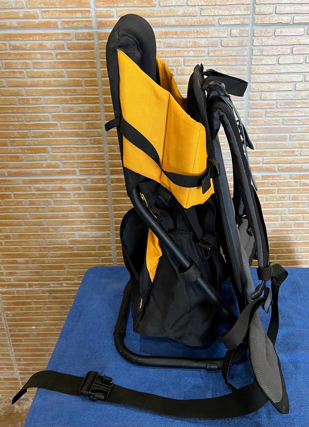 Marsúpio tipo mochila para transporte de criança