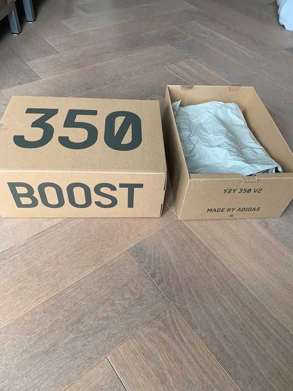 Yeezy Boost 350 V2 Core Black/Red Rozmiar 41