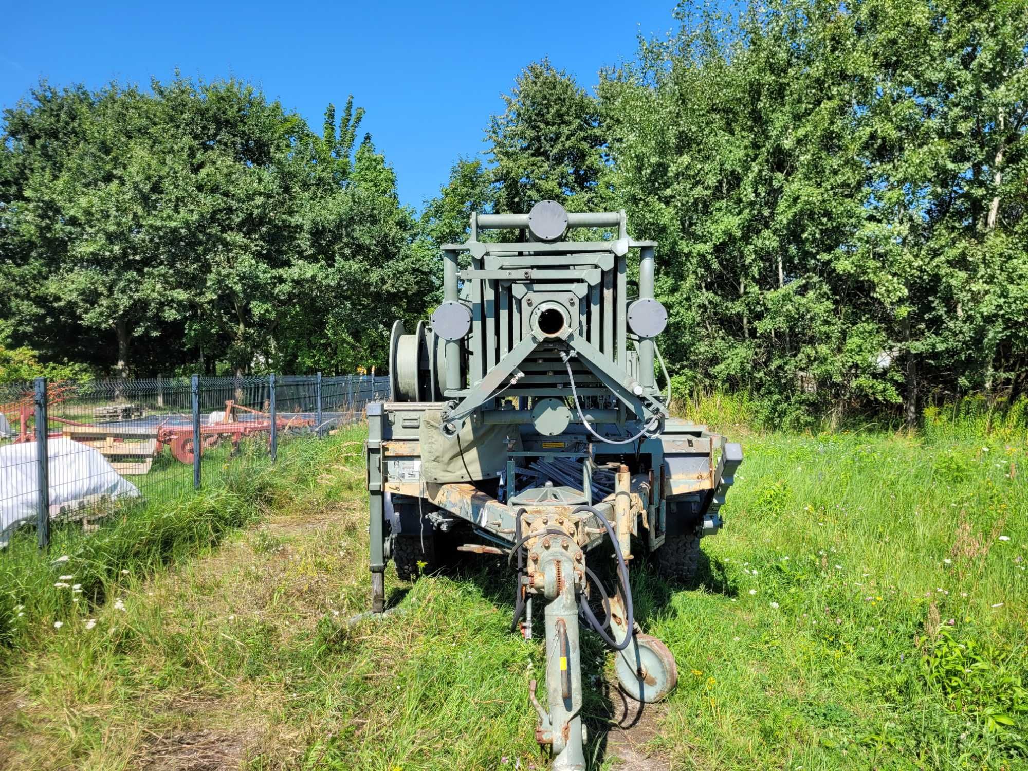 Maszt z niemieckiej bundeswehry - wieża mobilna 25m.
