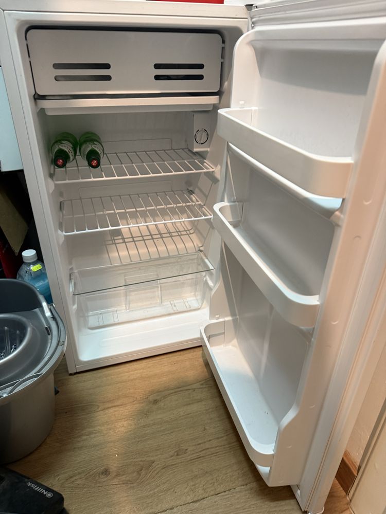 Mini frigorifico com muito pouco uso