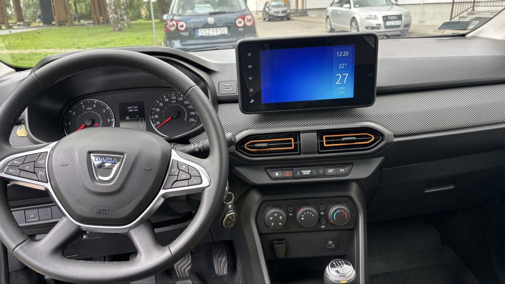 Sprzedam samochód Dacia Sandrero niski przebieg