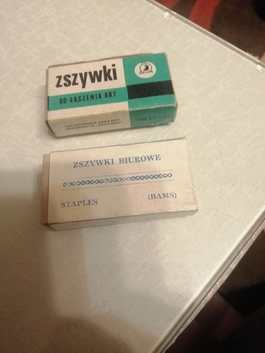 Zszywki biurowe z PRL.
