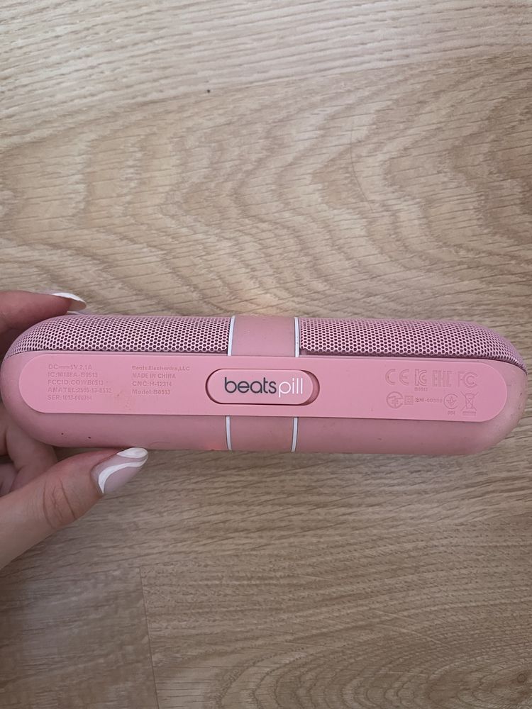 Beats pill by Dr. Drake Nicky pink
