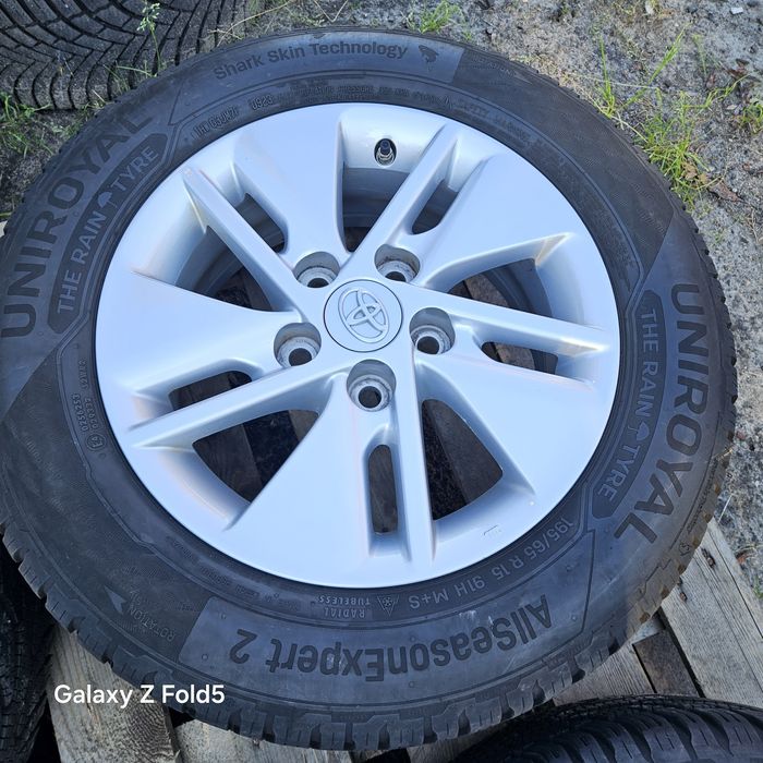 Alufelgi 15 Toyota Auris Corolla 5x114,3 ET39 TPMS
