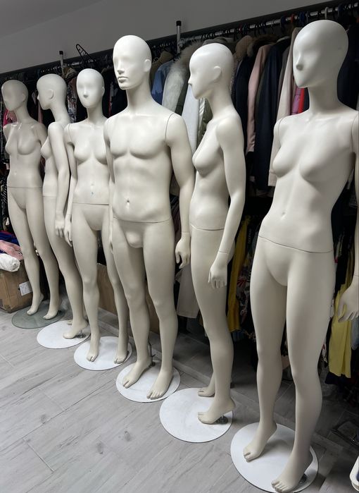 Manekiny wystawowe